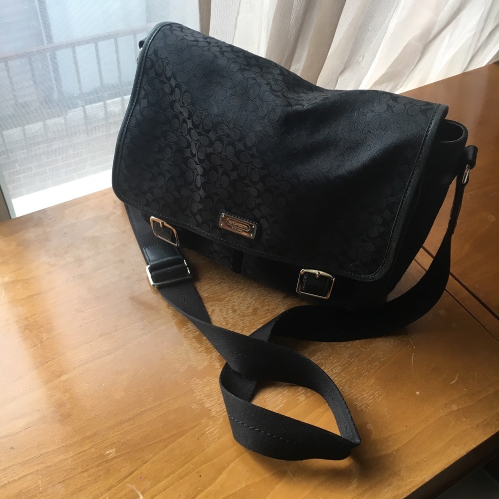 Coach Bag with LOTS of pockets!!